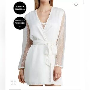 Brand new Flora Nikrooz Showstopper Charmeuse cover-up robe